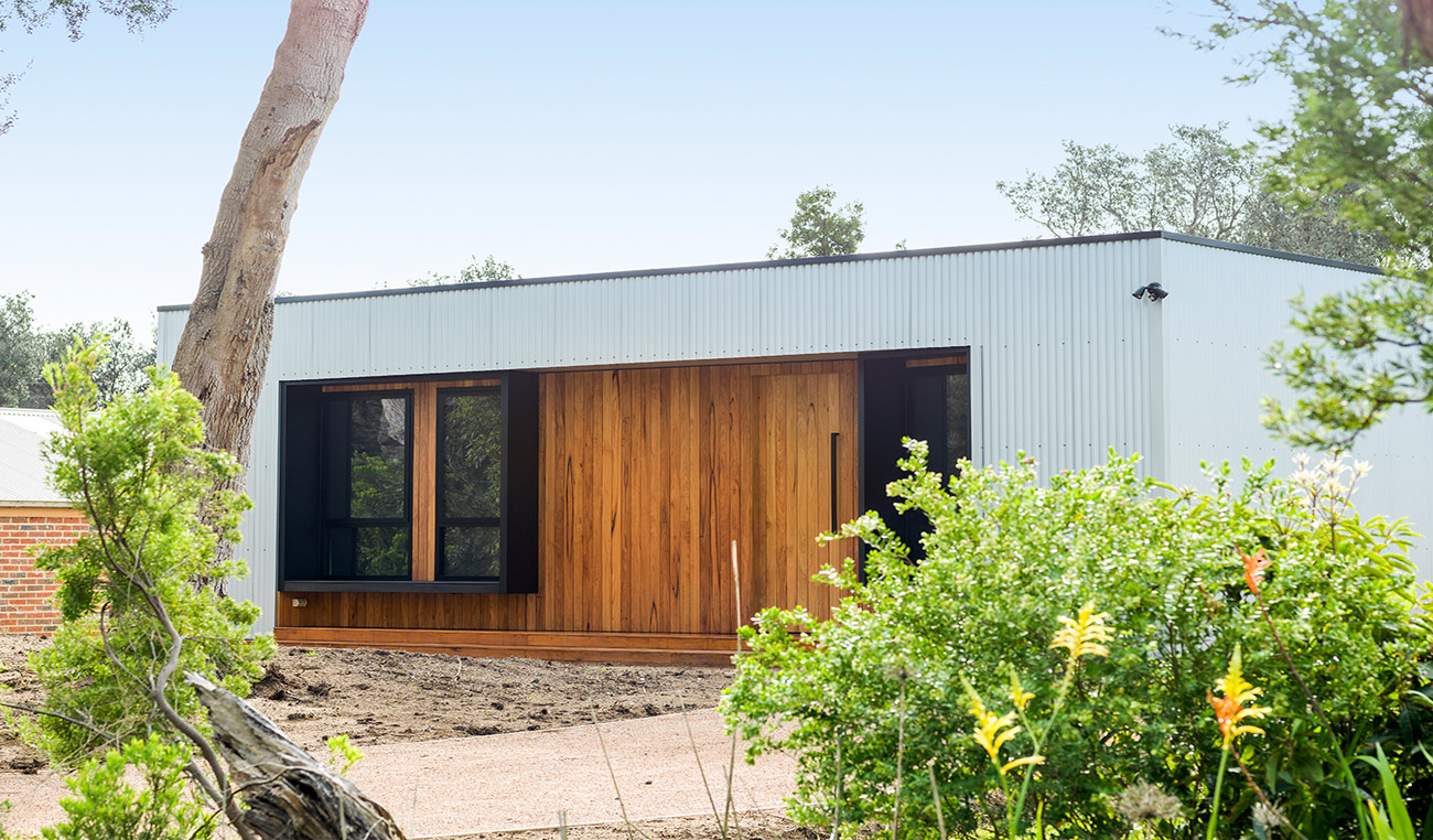 Modern Fibro Shack - Silverleaves